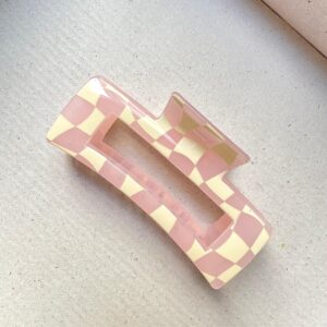 SOFT PINK Checkered Claw - Large