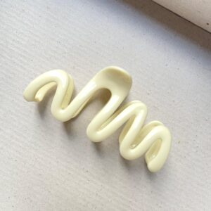 MILKY WHITE Wavy Claw - Large