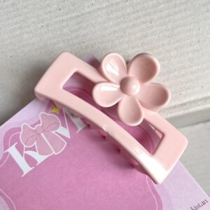 PASTEL PEACH Square Flower Claw - Medium