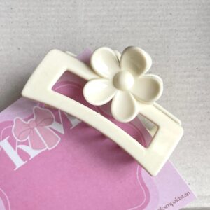 CREAM Square Flower Claw - Medium