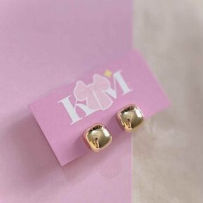 Classic Square - Golden Ear stud